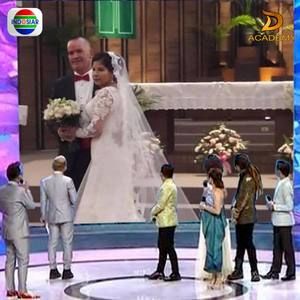 Meet your Posher, Celina